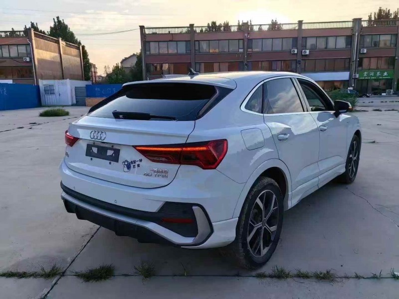 济宁21年奥迪Q37