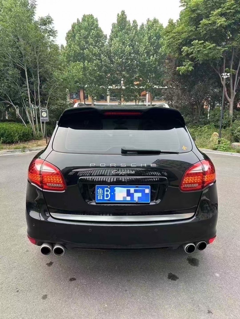 青岛13年保时捷卡宴9