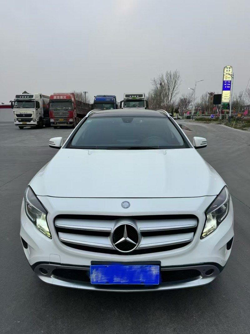 青岛15年奔驰GLA1
