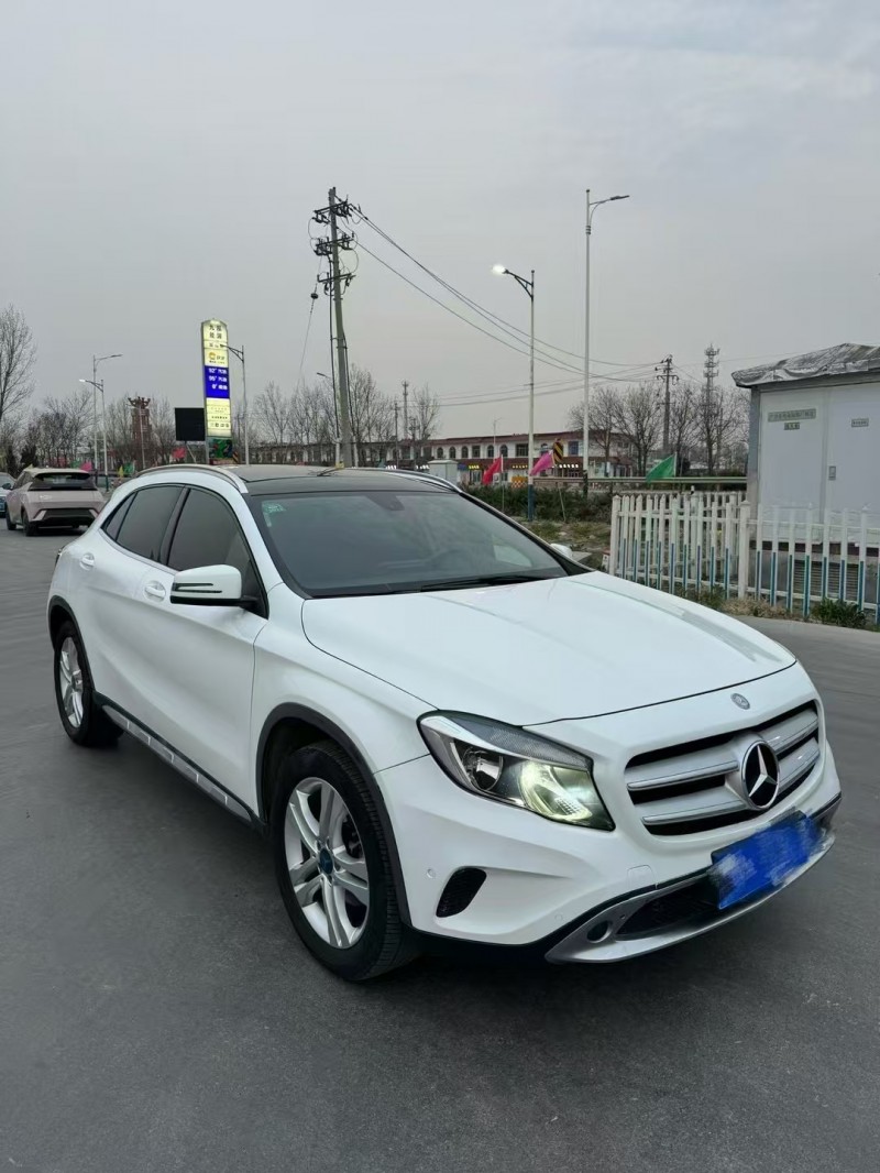 青岛15年奔驰GLA2