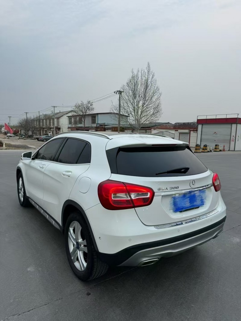 青岛15年奔驰GLA7