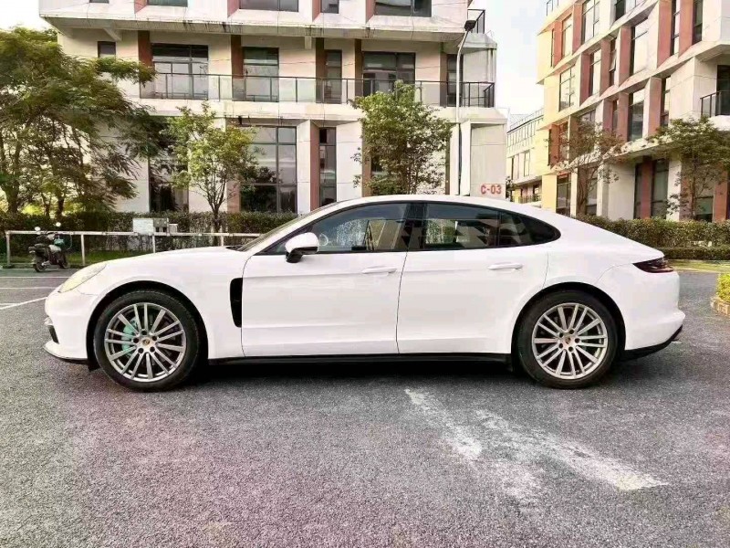 广州19年保时捷帕拉梅拉8