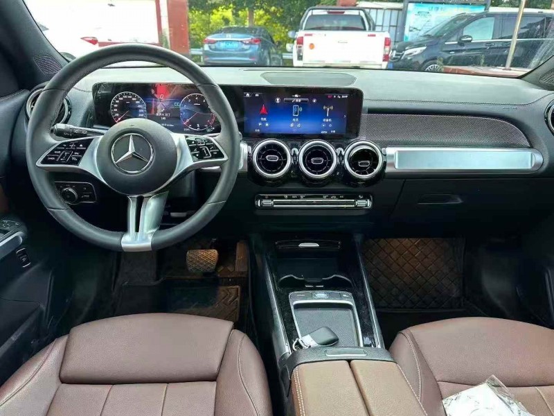 淄博24年奔驰GLB4