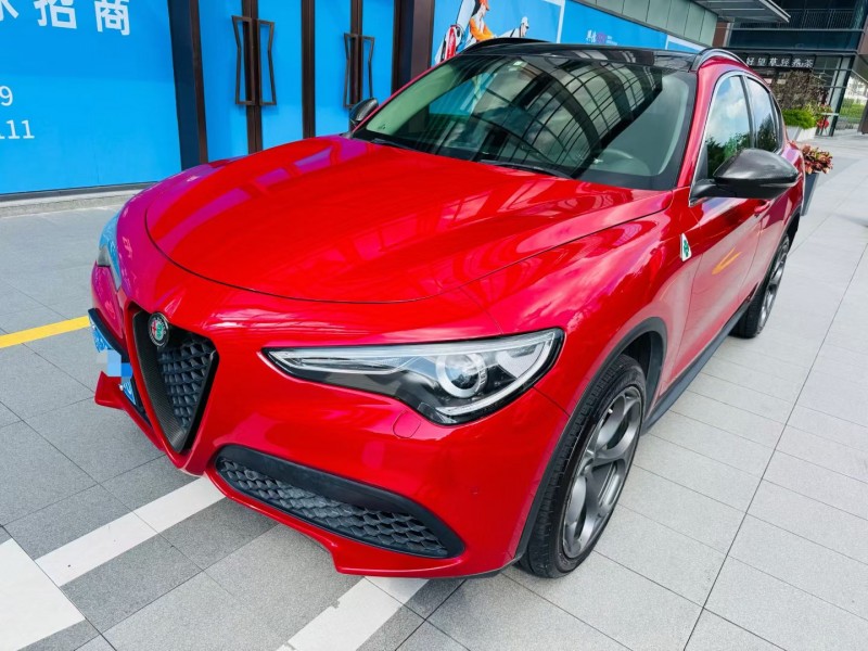深圳19年阿尔法·罗密欧Stelvio2