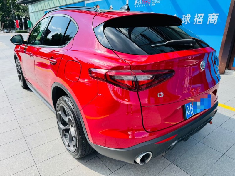 深圳19年阿尔法·罗密欧Stelvio7