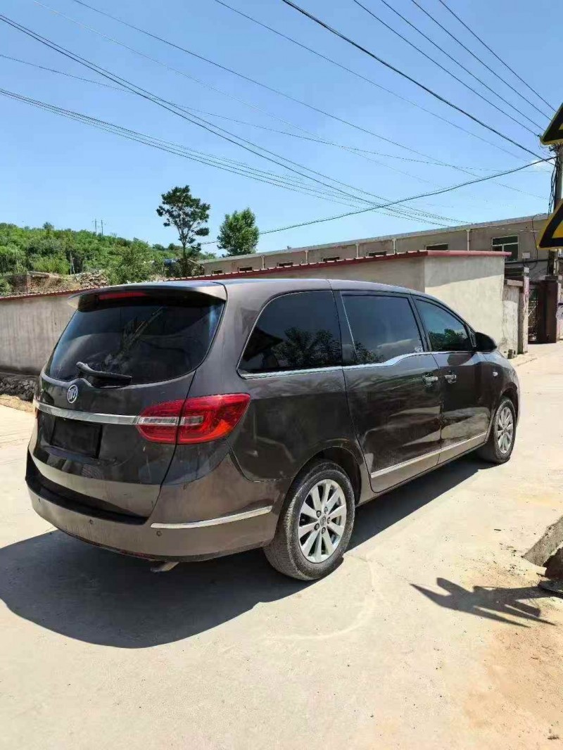 承德17年别克GL88