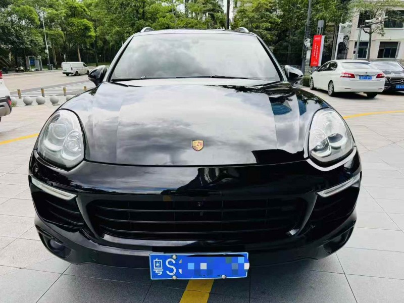 深圳16年保时捷卡宴1