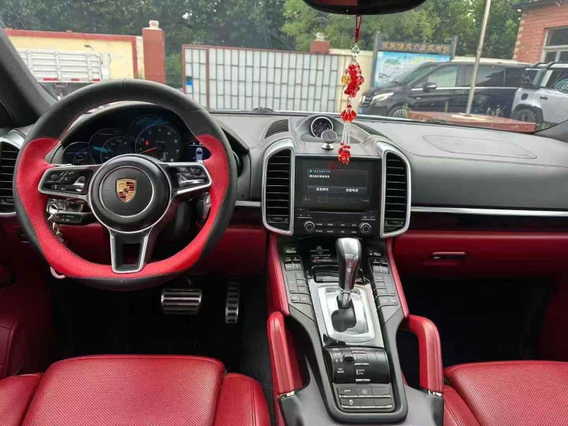 淄博17年保时捷卡宴4