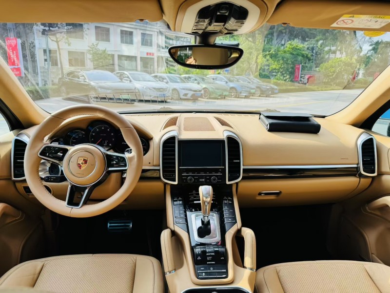 深圳15年保时捷卡宴5