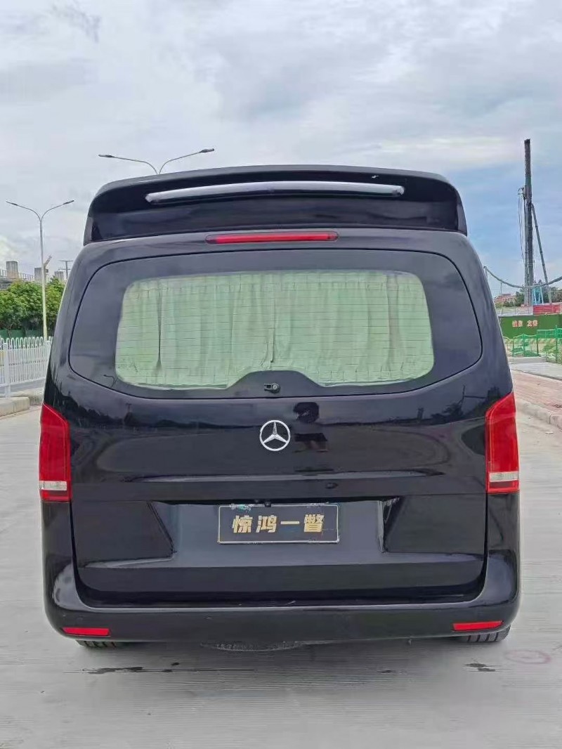 广州19年奔驰威霆5