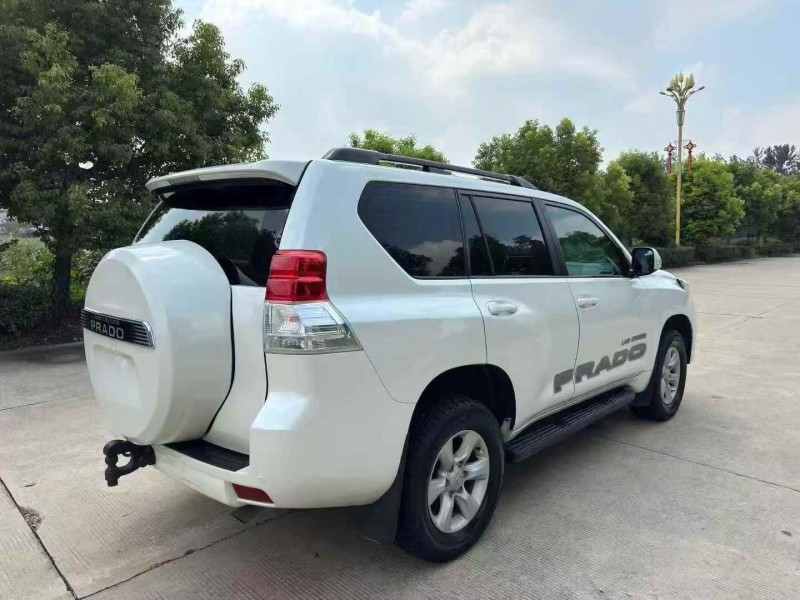 苏州12年丰田普拉多8