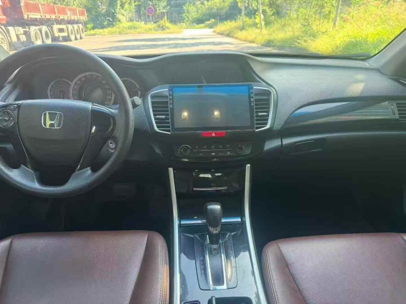 泰安16年本田雅阁4