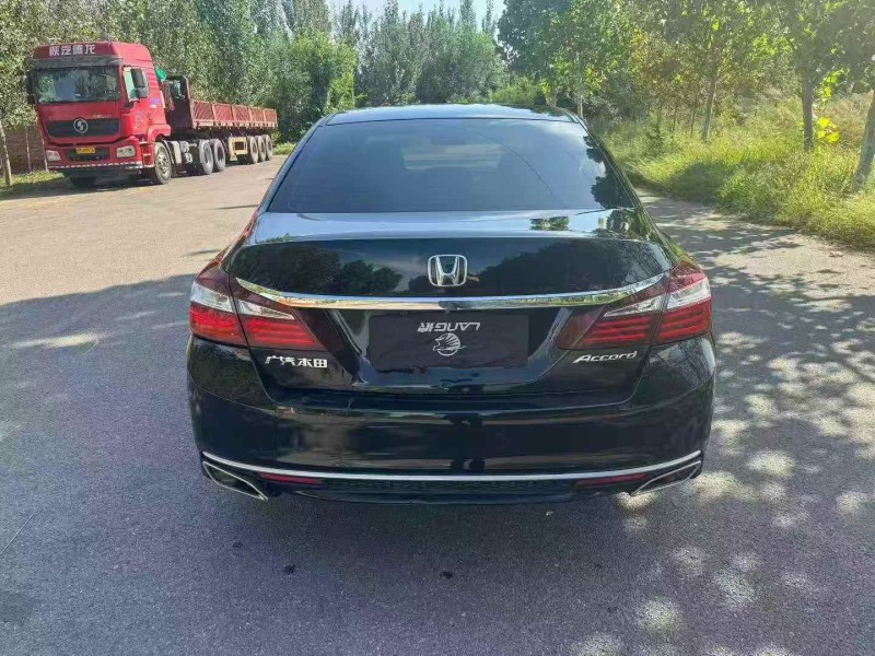 泰安16年本田雅阁9