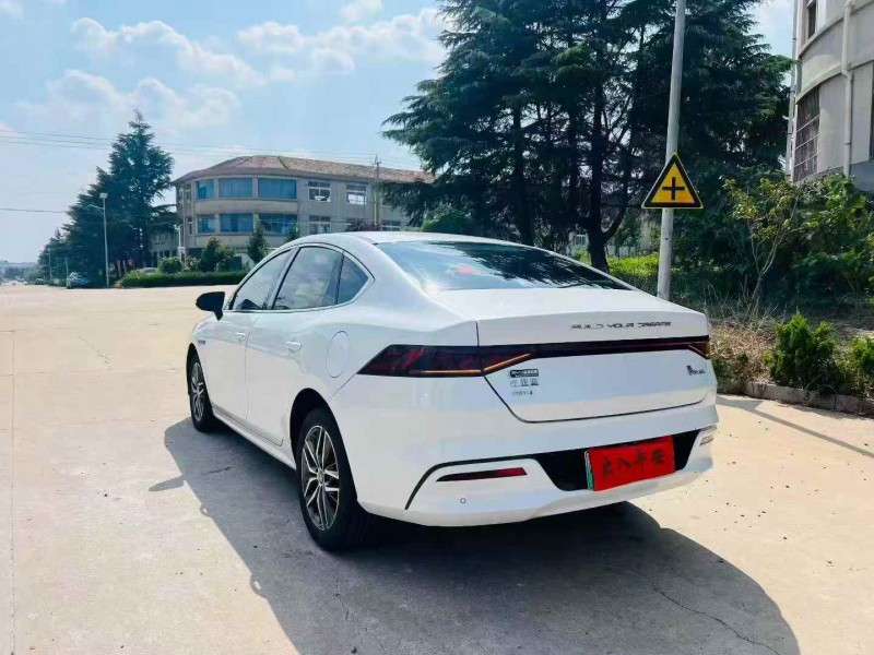 青岛23年比亚迪秦8