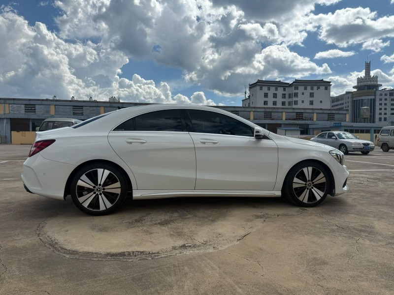 玉溪18年奔驰CLA8