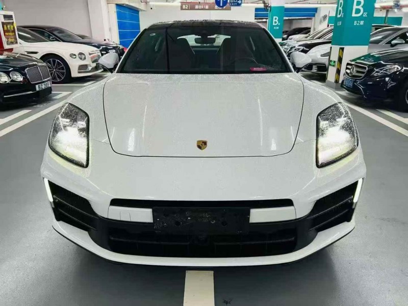 深圳23年保时捷帕拉梅拉1