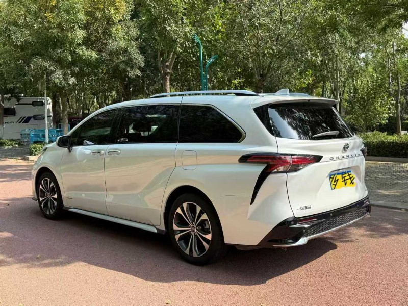 聊城24年丰田格兰维亚3