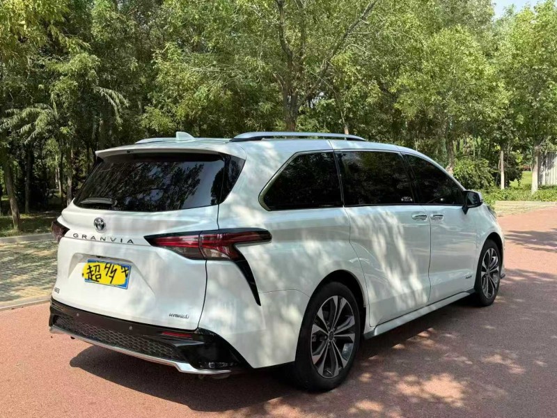 聊城24年丰田格兰维亚5