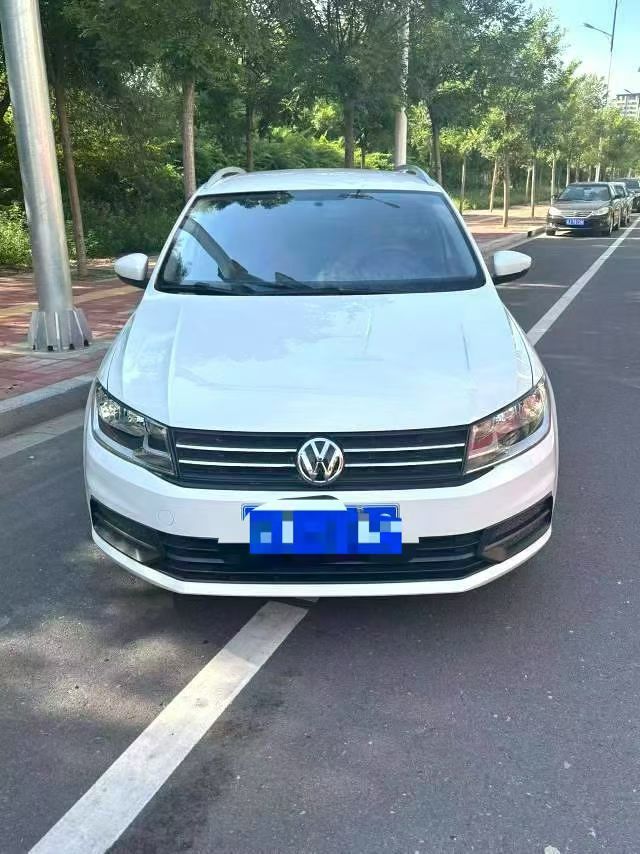 厦门17年大众桑塔纳1