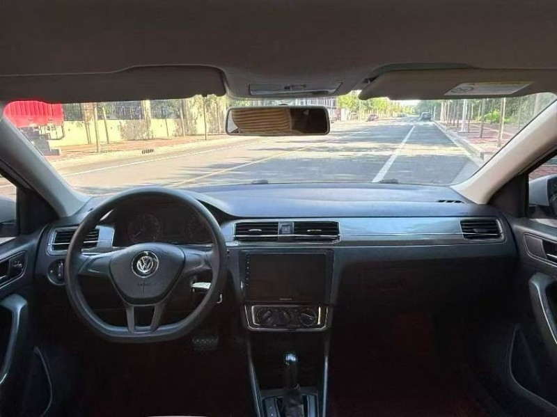 厦门17年大众桑塔纳6