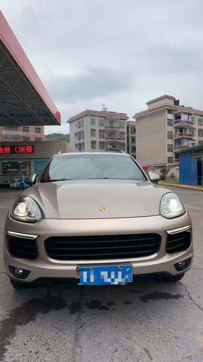 黄石17年保时捷卡宴1