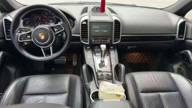 黄石17年保时捷卡宴4