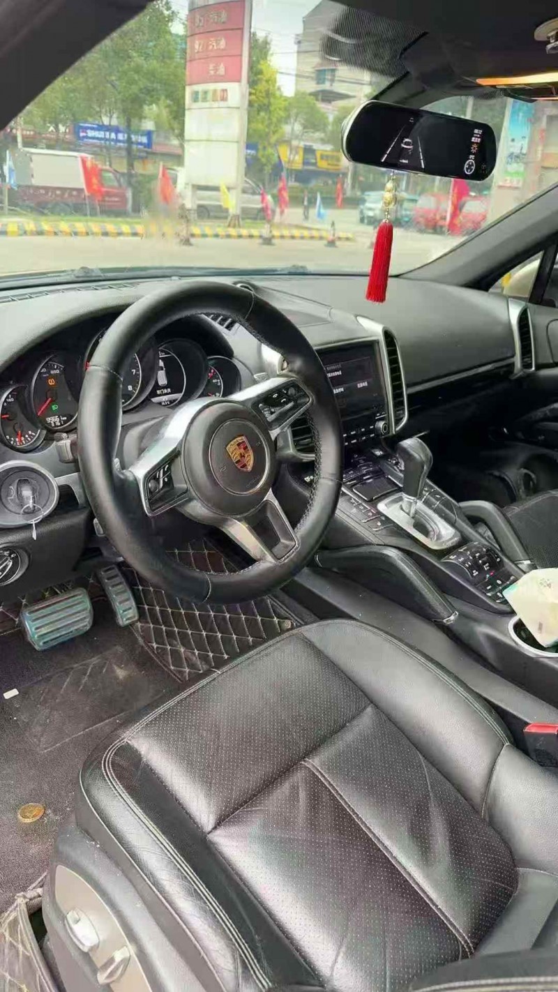 黄石17年保时捷卡宴5