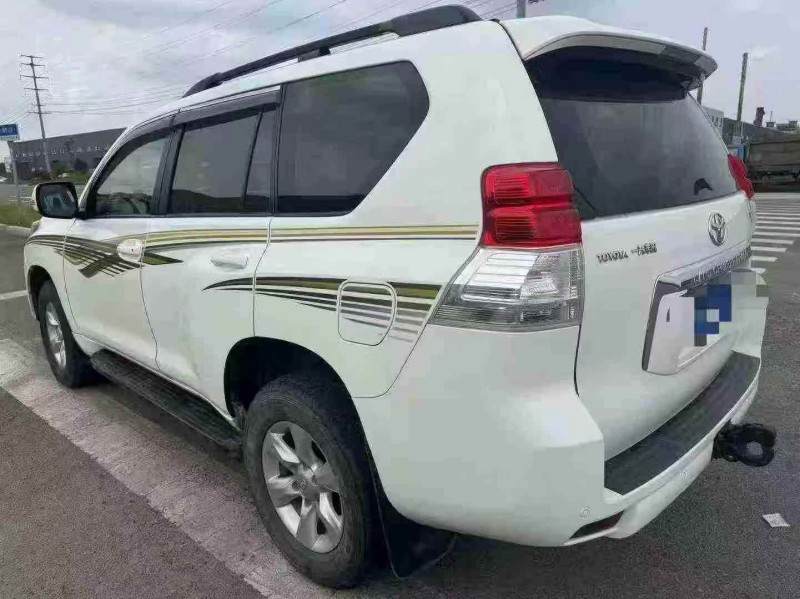 邯郸12年丰田普拉多7