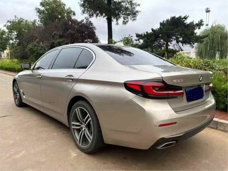 青岛21年宝马5系8