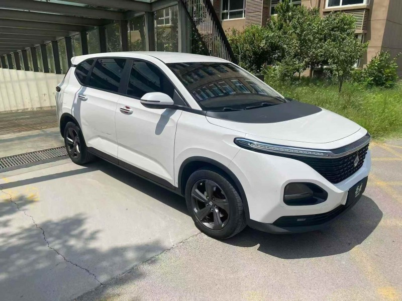 枣庄19年宝骏rm52