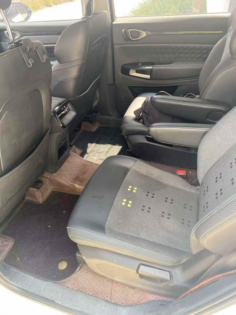 枣庄19年宝骏rm56