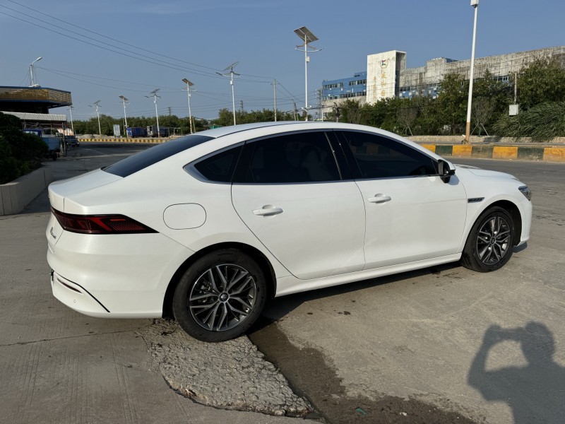 潮州23年比亚迪秦8