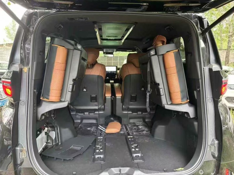 济宁24年丰田威尔法3