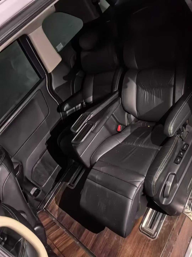 邯郸18年本田艾力绅4