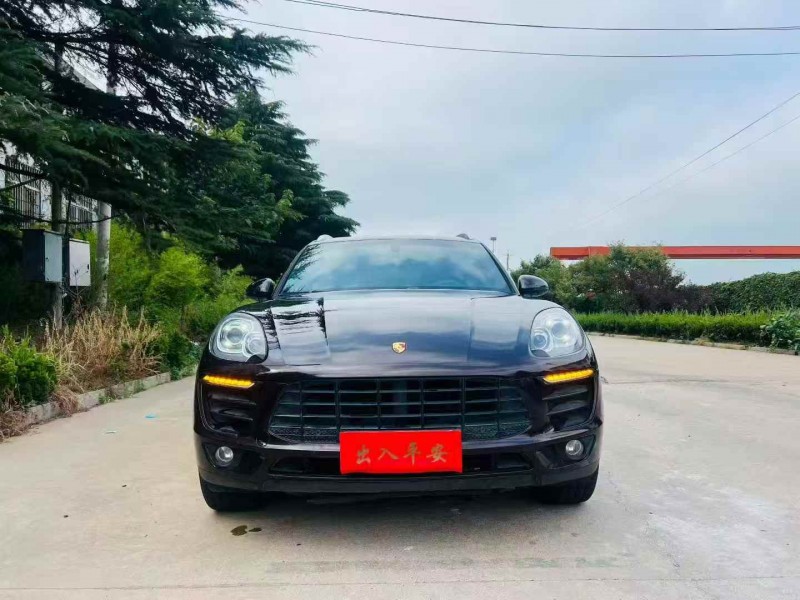 青岛15年保时捷Macan1