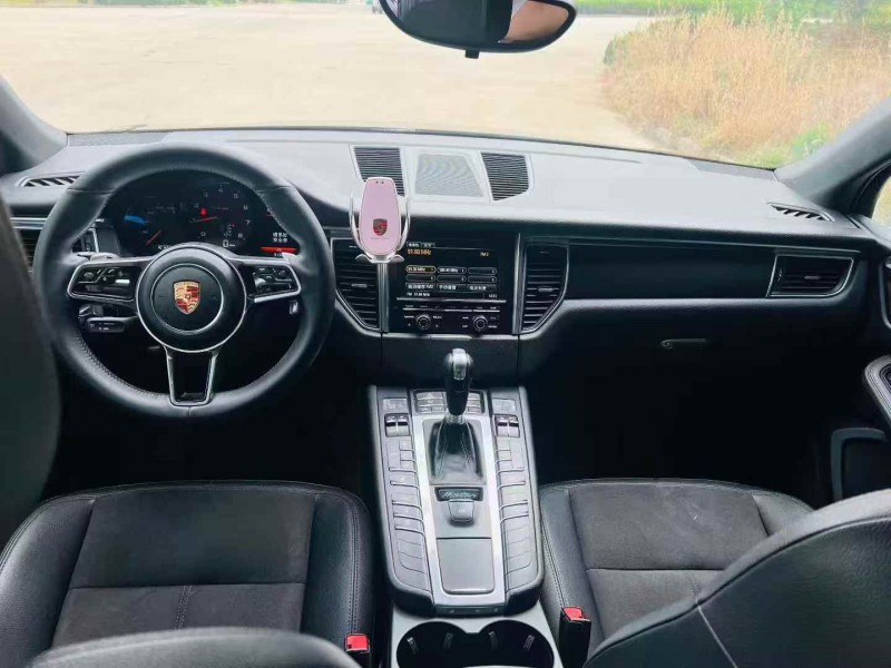 青岛15年保时捷Macan5