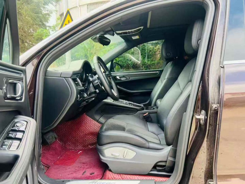 青岛15年保时捷Macan6