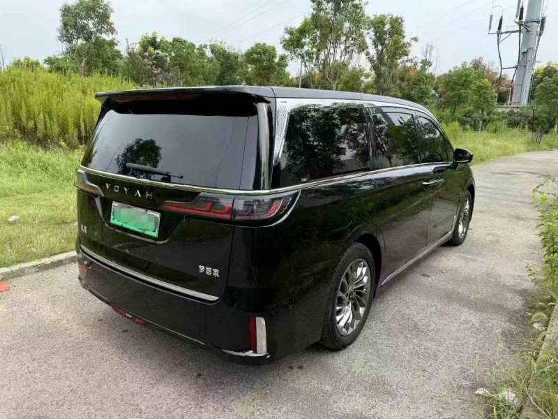 宜昌23年岚图汽车梦想家8