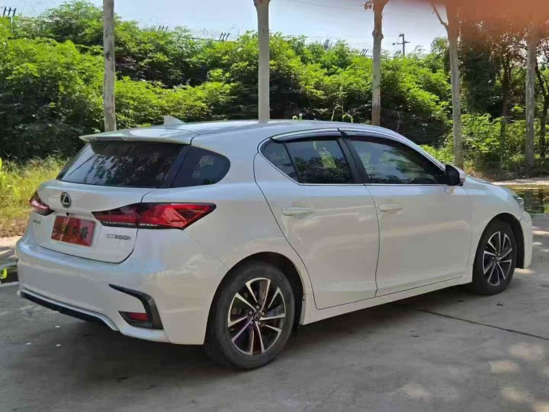 洛阳18年雷克萨斯CT8