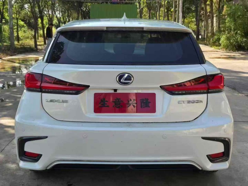 洛阳18年雷克萨斯CT9
