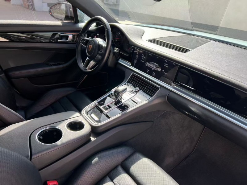 唐山19年保时捷帕拉梅拉5