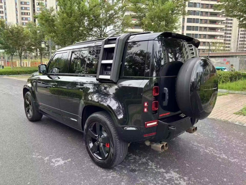 苏州24年路虎卫士9