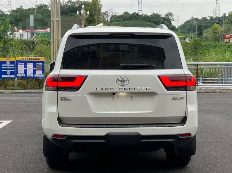 长沙24年丰田兰德酷路泽8