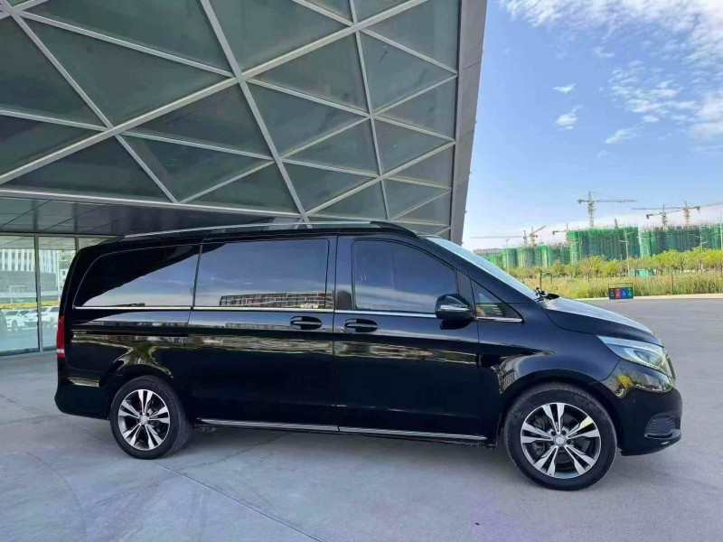 秦皇岛17年奔驰V2