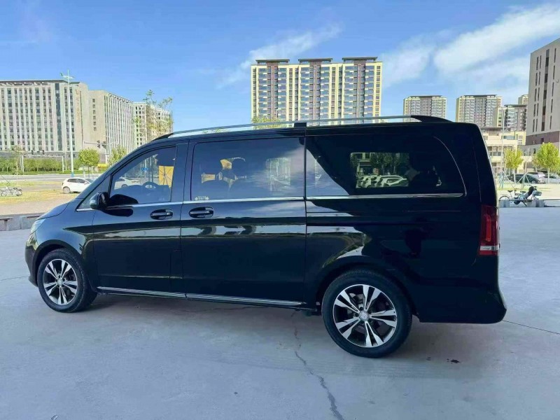 秦皇岛17年奔驰V8