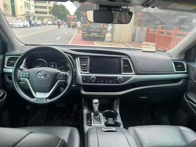 汕头21年丰田汉兰达4