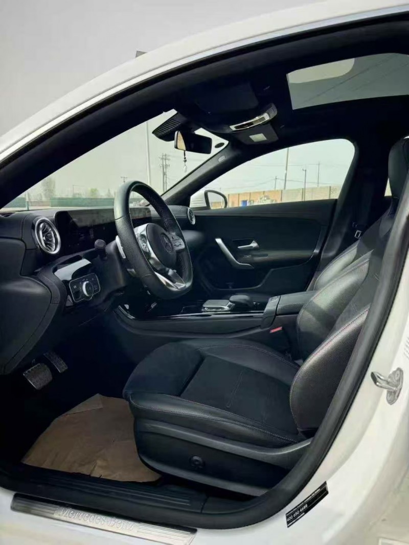 德州23年奔驰CLA8