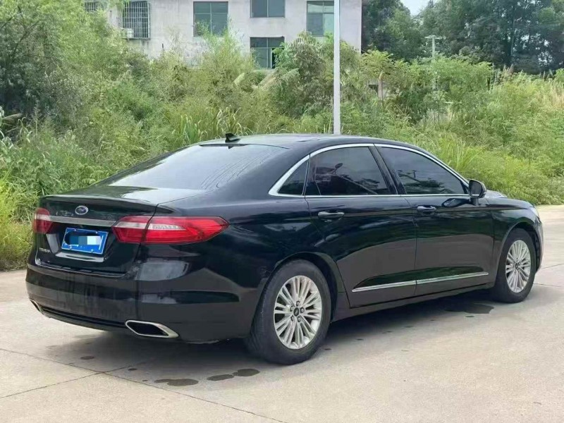 枣庄19年福特金牛座9