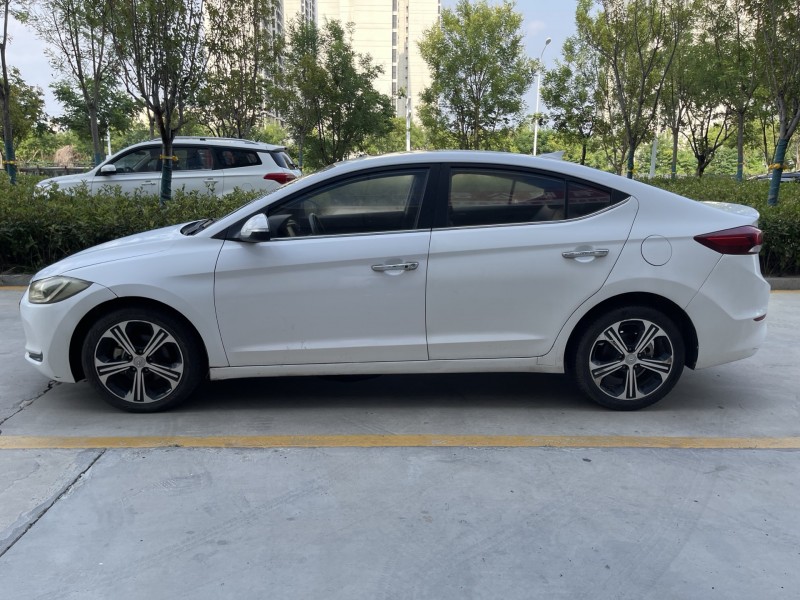 济宁20年现代伊兰特7