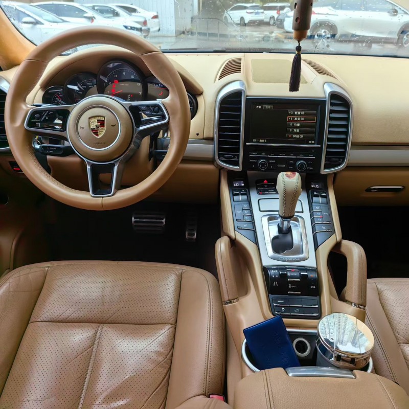 洛阳11年保时捷卡宴3